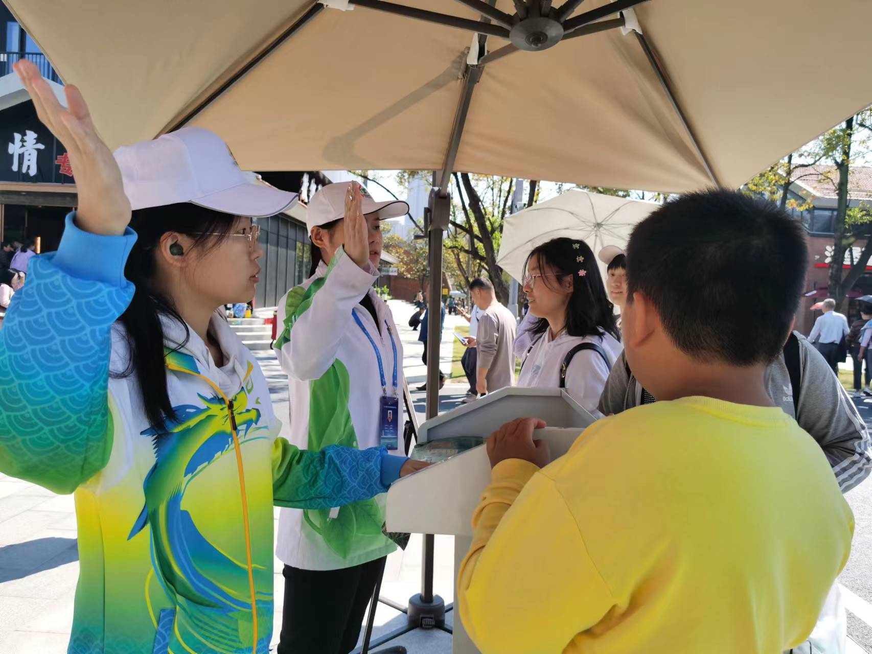 古钰.jpg 古钰.jpg