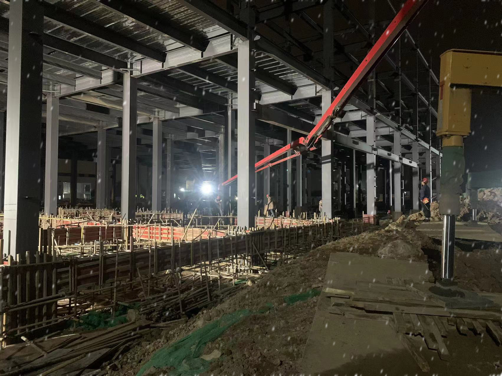 19#楼浇筑地梁.jpg 19#楼浇筑地梁.jpg