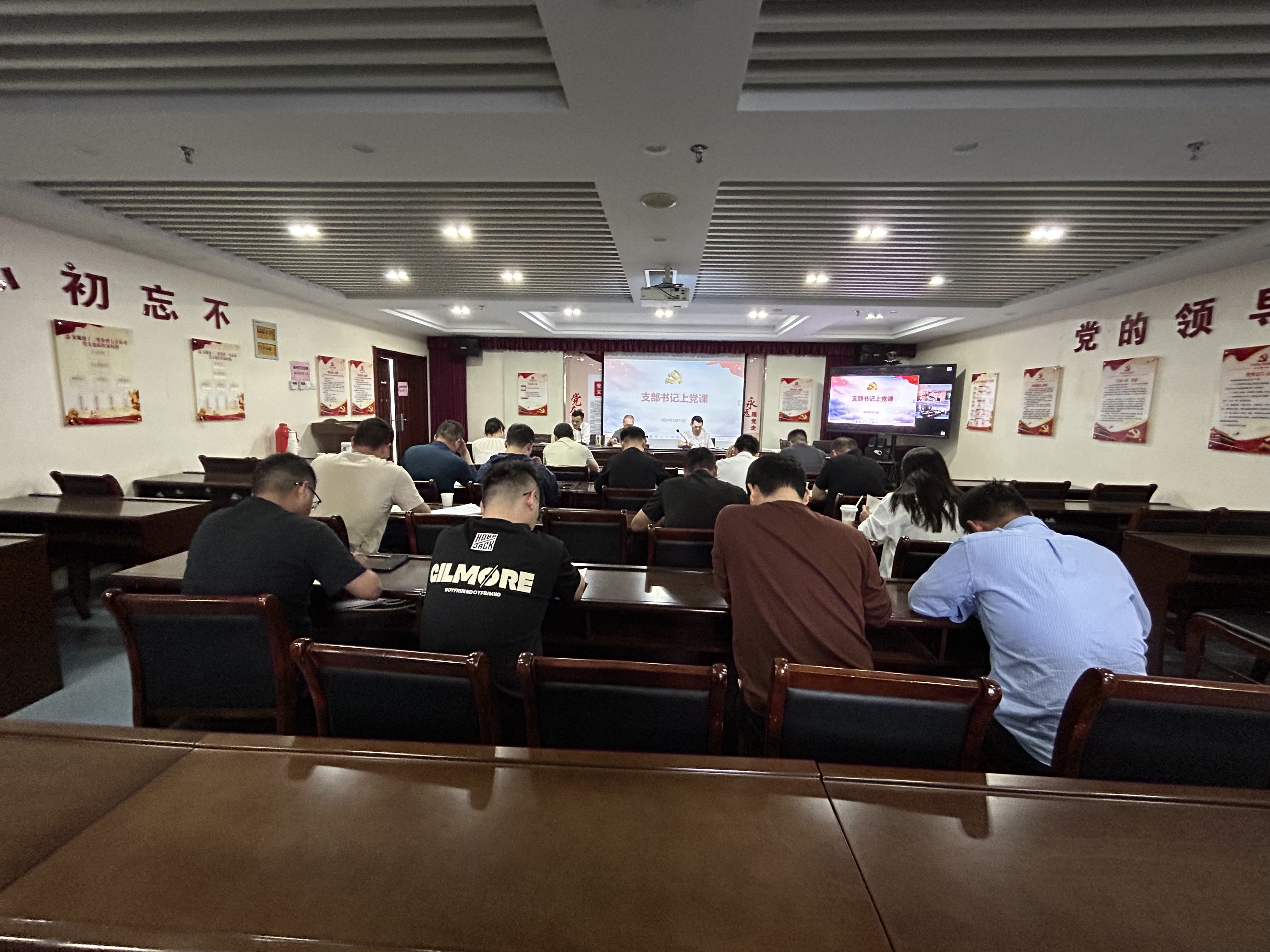 c4c7746a89828de8351c2910439e4948.jpg c4c7746a89828de8351c2910439e4948.jpg