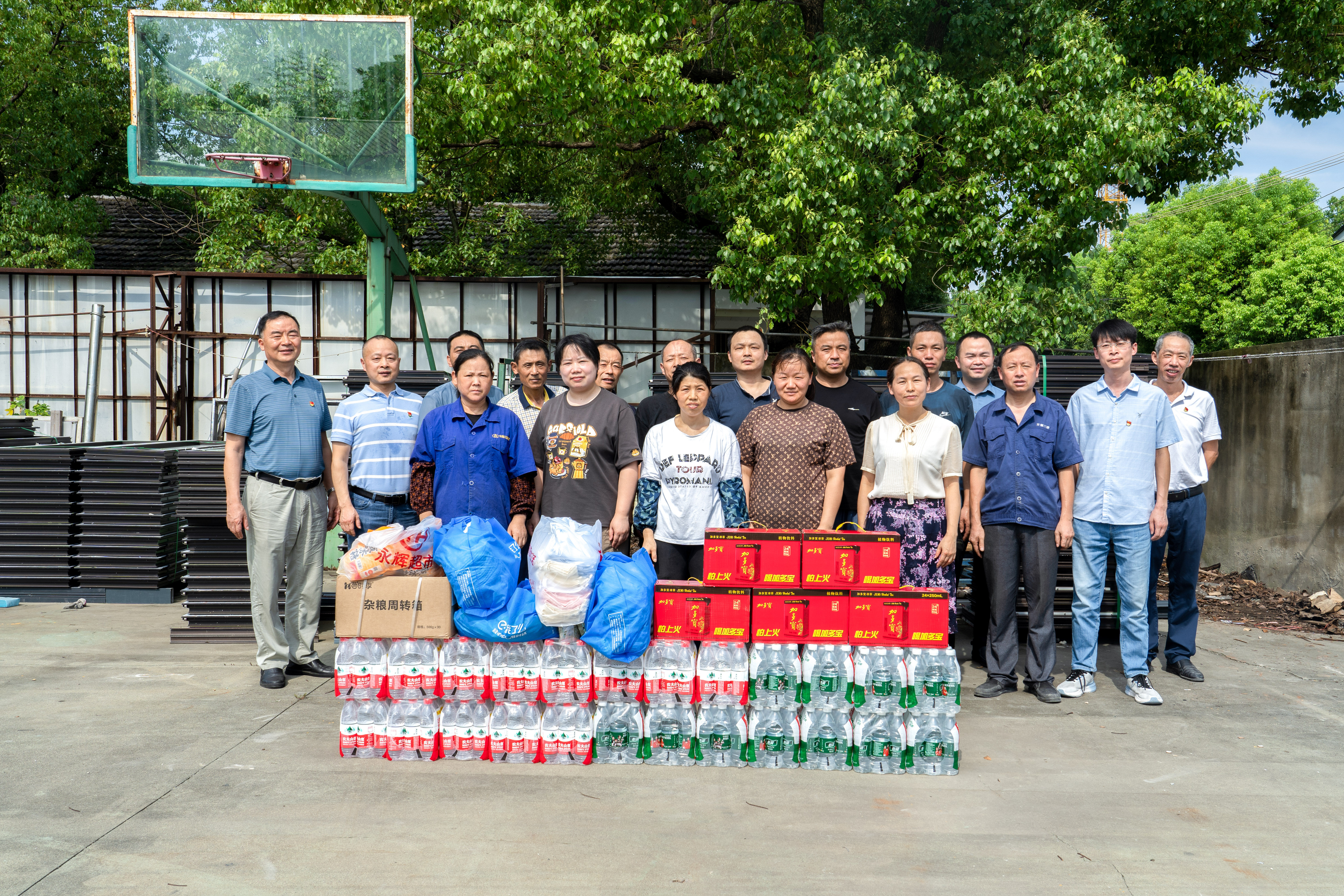 NIC02413.jpg NIC02413.jpg